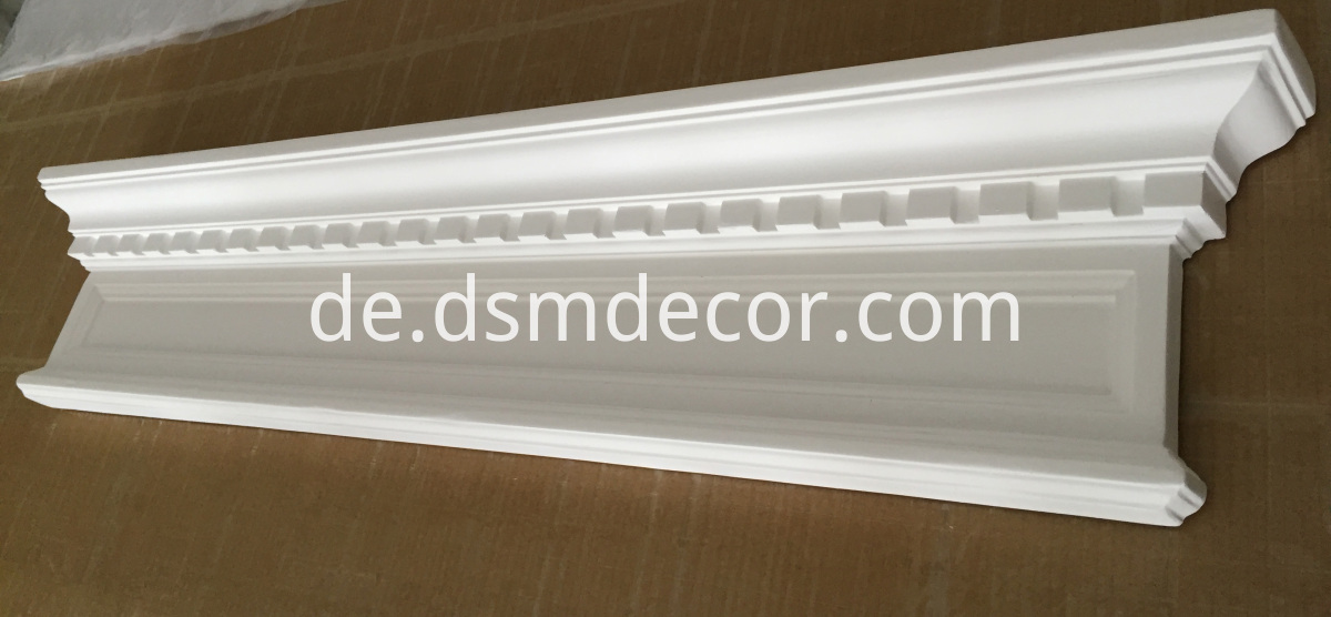 Innentür und Windown Pediment Interior Door and Windown Pediment